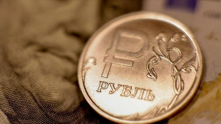 Rusya, rubleyi istikrara kavuşturmak için ihracatçılarla görüşüyor!