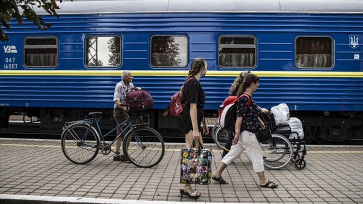 Rusya'nın ilhak ettiği Ukrayna'nın Herson kentindeki siviller tahliye ediliyor
