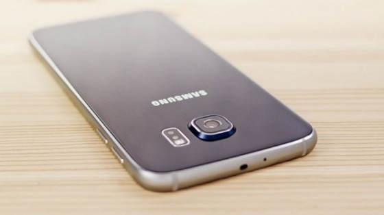 Samsung S7&#039;nin bazı modellerinin önünde Logo yok!