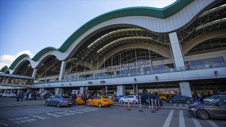 Sabiha Gökçen Havalimanı'nda "e-atıklar" sokak hayvanları için mamaya dönüşecek