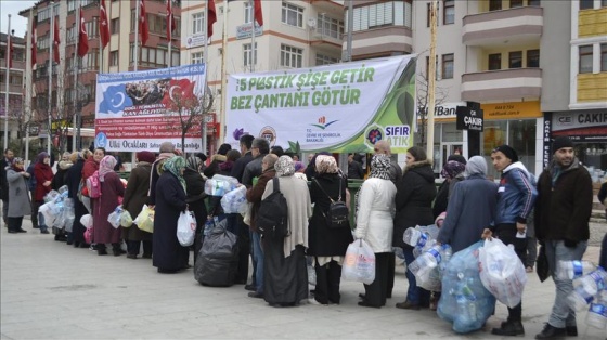 Safranbolu'da bez çanta dağıtımı