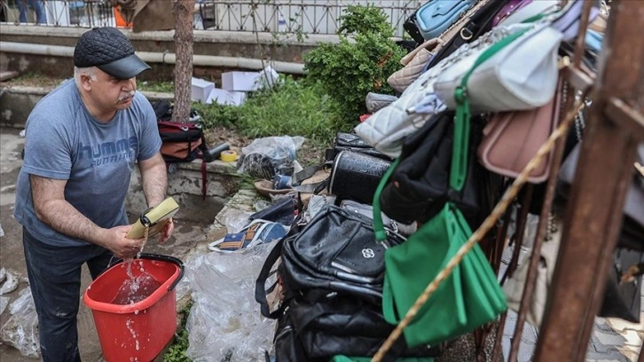Sağanak sebebiyle su baskınlarının olduğu Çankaya'da temizlik çalışmaları sürüyor