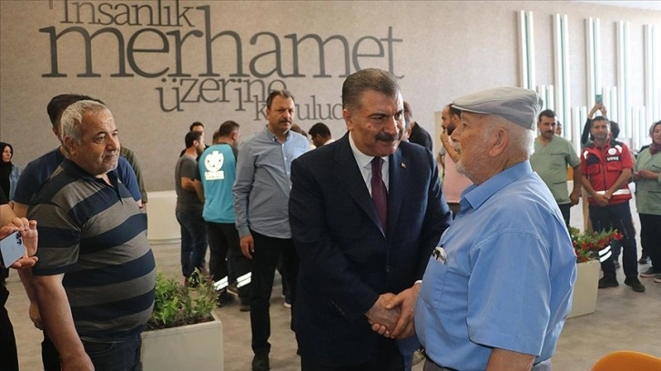 Sağlık Bakanı Koca, Defne Devlet Hastanesini ziyaret etti