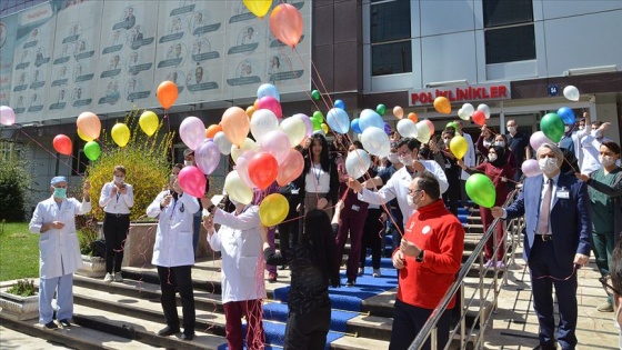 Sağlık çalışanlarından 7 dilde &#039;evde kal&#039; çağrısı