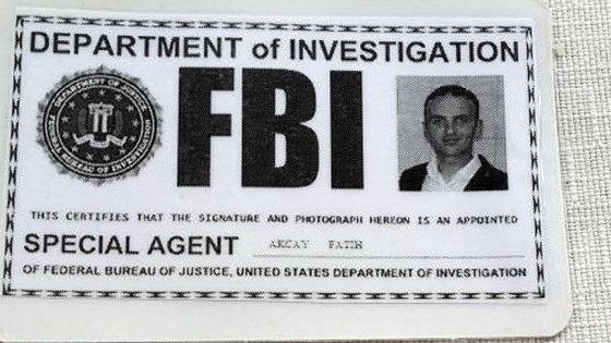 Sahte 'FBI' kimliğiyle yakalanan zanlı adliyede