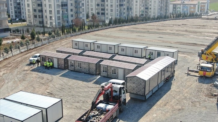 Sakarya Büyükşehir Belediyesi depremzedelere yardım için sahada