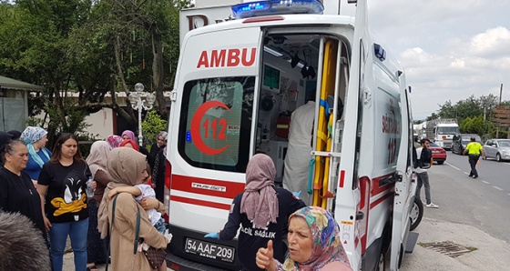 Sakarya’da iki otomobil çarpıştı: 1’i çocuk 7 yaralı