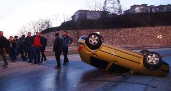 Sakarya’da otomobil takla attı: 2 yaralı