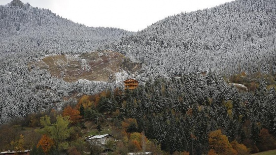 'Sakin Şehir' Şavşat'ta iki mevsim bir arada