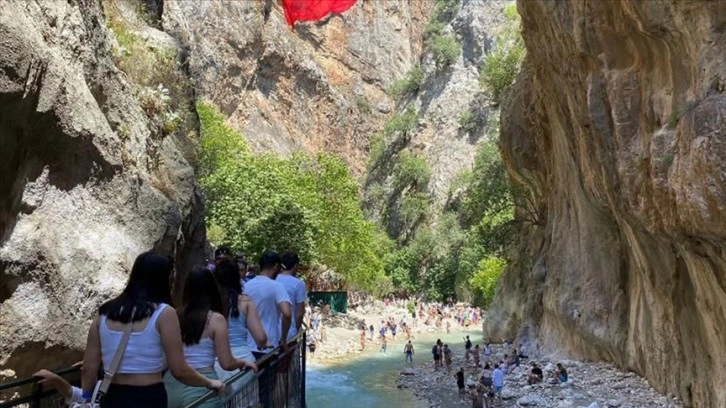 Saklıkent Kanyonu'nu bayram tatilinde 45 bin 535 kişi ziyaret etti