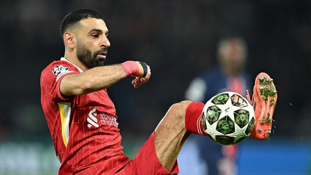 Salah'ın taşıdığı Liverpool, Premier Lig'in zirvesinde yalnız kaldı