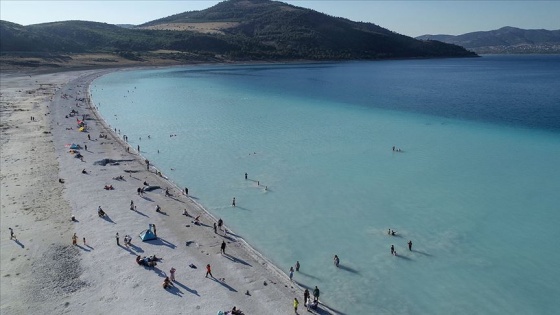 Salda Gölü'nde ziyaretçi sayısının bir milyonu aşması bekleniyor