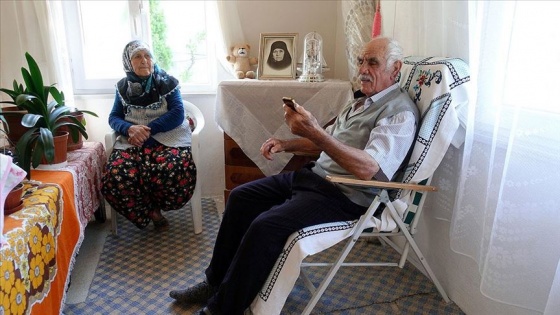 Salgın nedeniyle iletişim araçlarıyla yapılan bayram kutlamaları yine de yüz güldürdü