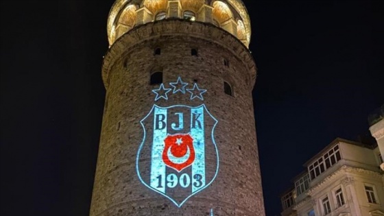 Şampiyon Beşiktaş'ın arması Galata Kulesi'ne yansıtıldı