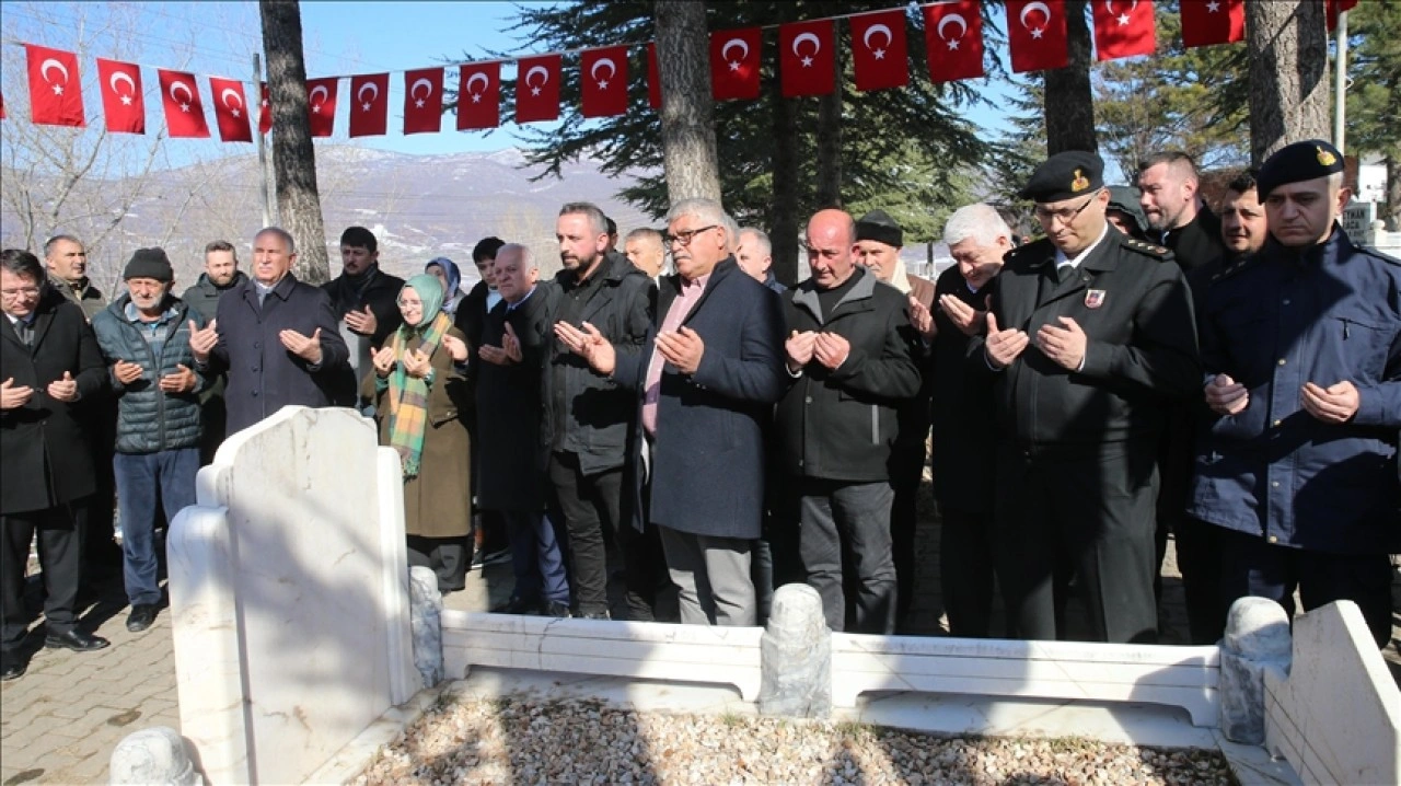 Şampiyon güreşçi Hüseyin Akbaş, vefatının 36. yılında Tokat'taki kabri başında anıldı