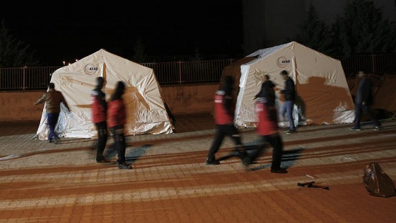 Samsat'ta çadırlar kurulmaya başlandı