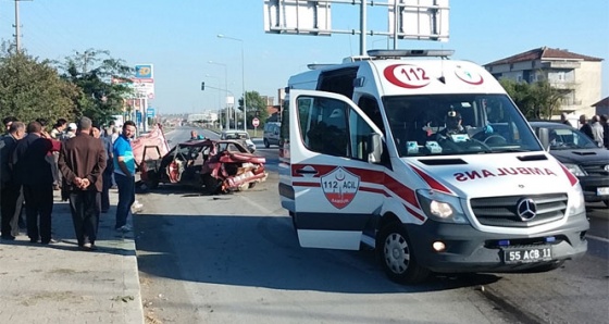 Samsun'da kamyonla otomobil çarpıştı: 3 yaralı