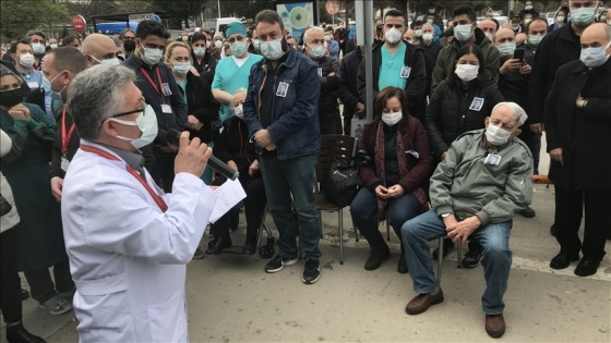 Samsun'da Kovid-19 nedeniyle yaşamını yitiren doktor gözyaşları arasında son yolculuğuna uğurlandı