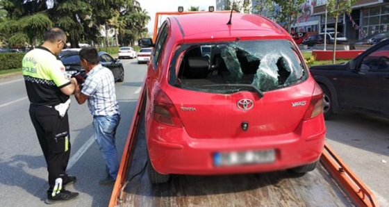 Samsun'da otomobil yayalara çarptı: 2 yaralı