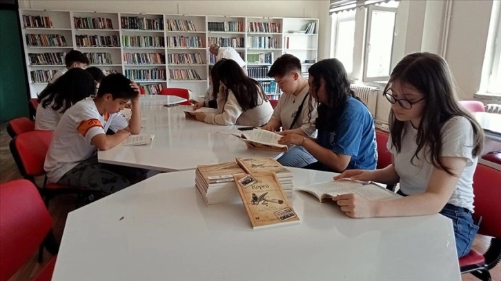 Samsun'dan Elbistan'a depremzedelerle kurulan "Gönül Köprüsü" mektupları kitapla