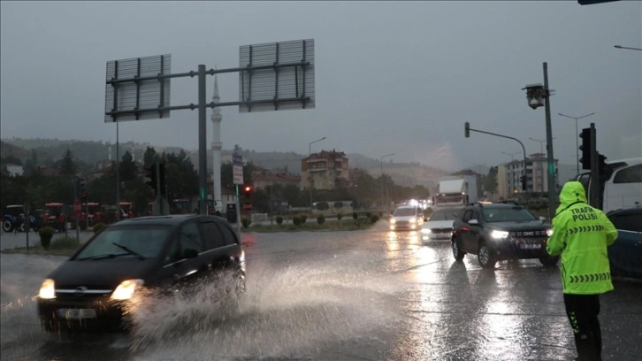 Samsun'un doğusu için kuvvetli yağış uyarısı