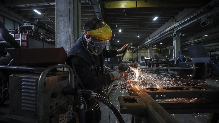 Sanayi üretimi, martta aylık yüzde 5,5 arttı, yıllık yüzde 0,1 azaldı