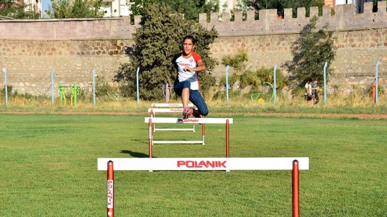 Sandalyeli parkur 3 Türkiye rekoru getirdi