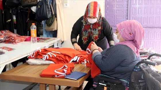 Şanlıurfa'da engelliler 3 bin yetim ve öksüz çocuğu sevindirdi