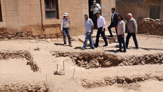 Şanlıurfa'da Neolitik dönemin izlerine rastlanılan ören yerinde kazı başladı