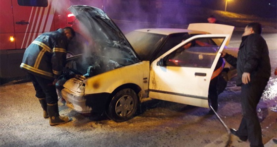 Şanlıurfa’da seyir halindeki otomobil alev aldı