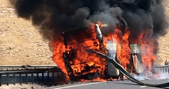 Şanlıurfa’da yolcu otobüsünde feci yangın: 22 yaralı