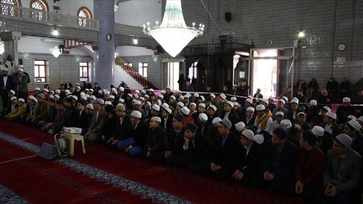 Şanlıurfa'da 107 Kur'an kursu öğrencisi, şehitler için 107 hatim indirdi