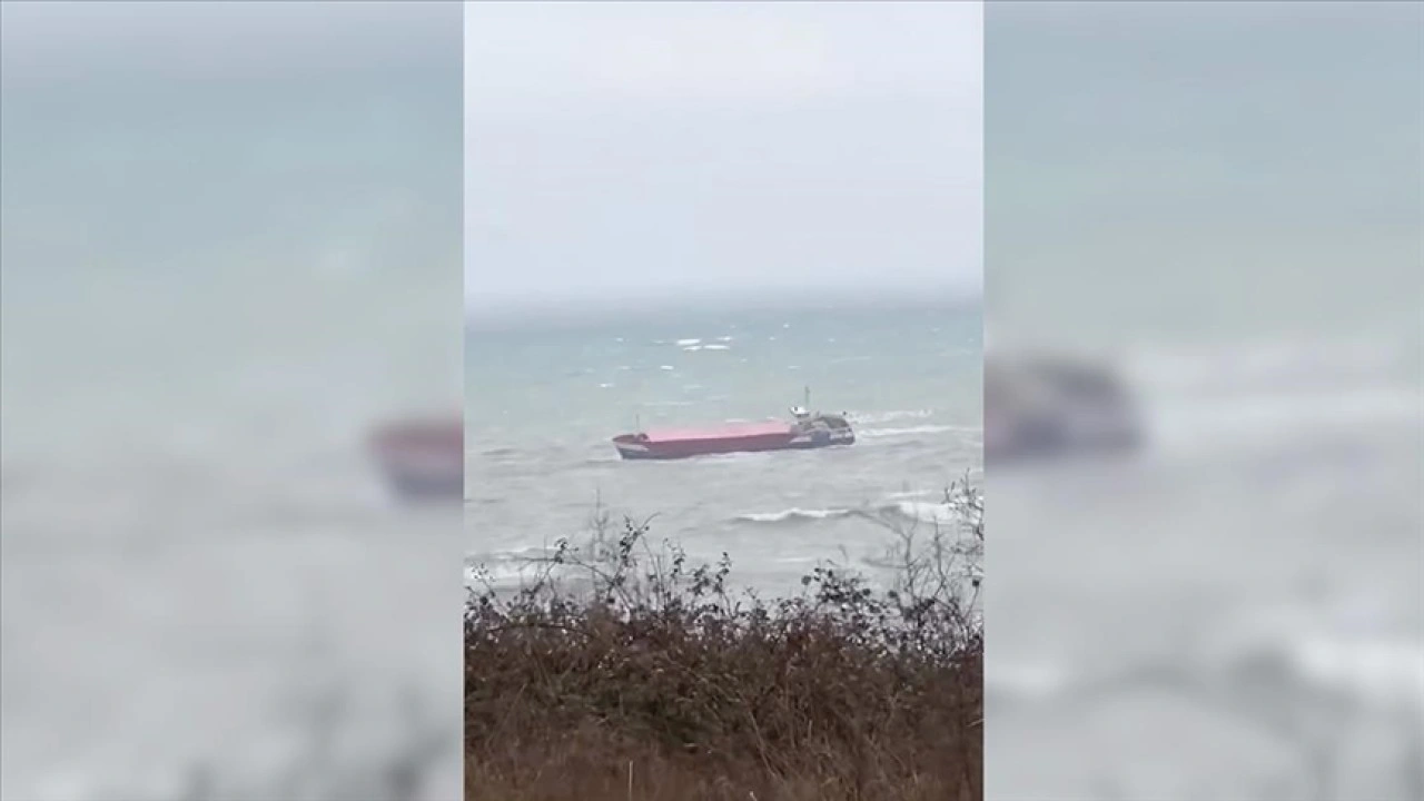 Sarıyer açıklarında sürüklenen kuru yük gemisi için kurtarma ekibi sevk edildi