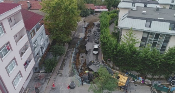 Sarıyer’de selin ikiye ayırdığı cadde havadan görüntülendi