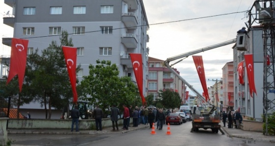 Şehidin sokağı bayraklarla donatıldı