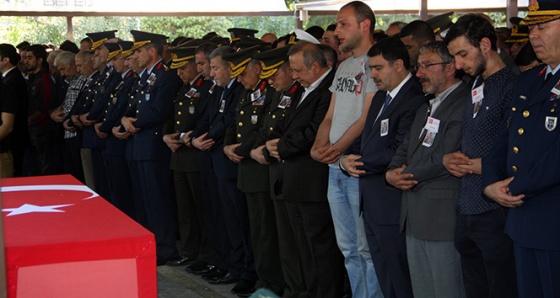 Şehit Er Mustafa Özel, son yolculuğuna uğurlandı