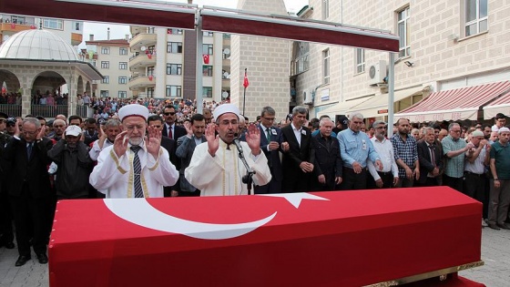 Şehit er Yaman son yolculuğuna uğurlandı