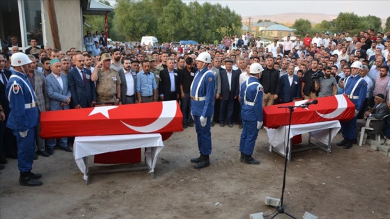 Şehit güvenlik korucuları defnedildi