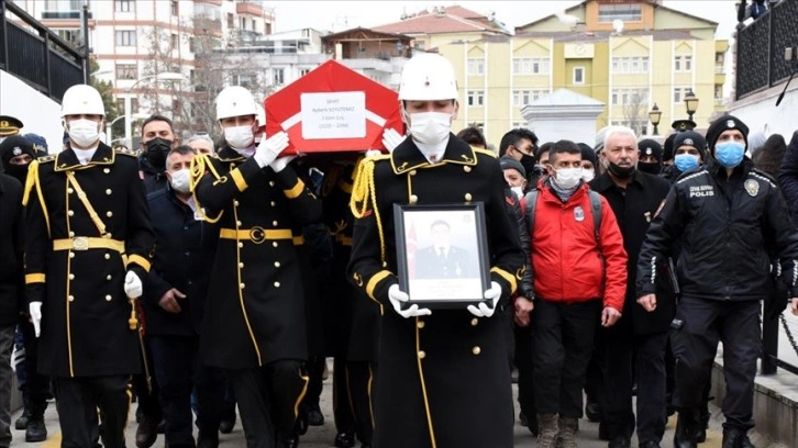 Şehit Jandarma Uzman Çavuş Ayberk Soyutemiz son yolculuğuna uğurlandı