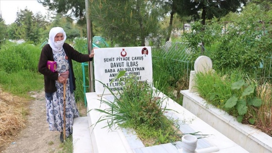 Şehit oğlunun kabrini ziyaret etme isteğini Vefa Sosyal Destek Grubu yerine getirdi