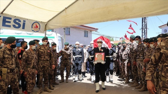 Şehit özel harekat polisi Veli Kabalay'ın naaşı Denizli'de toprağa verildi