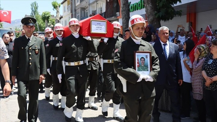 Şehit Piyade Sözleşmeli Er Özer Adıyaman'da toprağa verildi