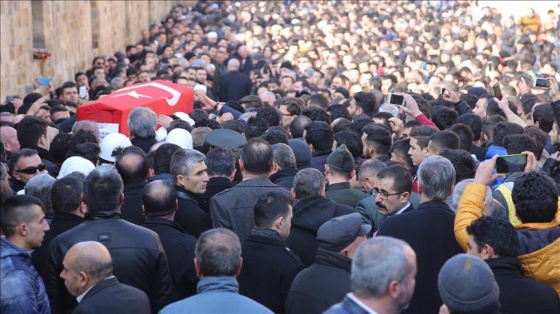 Şehit polis memuru Furkan Demir toprağa verildi