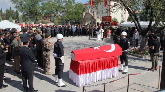 Şehit polis memurunun cenazesi Ankara'da toprağa verildi