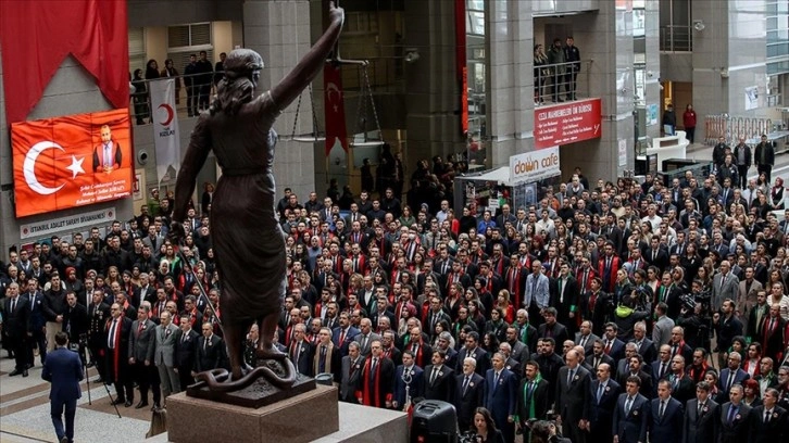 Şehit savcı Mehmet Selim Kiraz, İstanbul Adliyesi'nde düzenlenen törenle anıldı