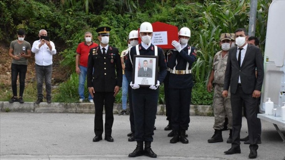 Şehit Uzman Çavuş Ak son yolculuğuna uğurlandı