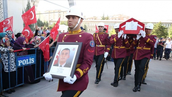 Şehit Uzman Çavuş Baran'ın kanı yerde kalmadı