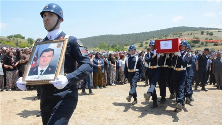 Şehit Uzman Çavuş Özcan son yolculuğuna uğurlandı