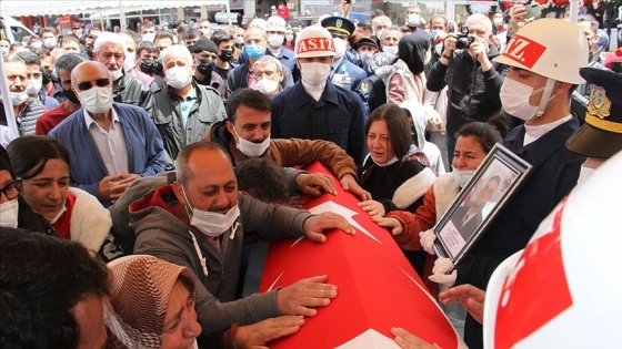 Şehit Uzman Onbaşı Eyyüp Gergin son yolculuğuna uğurlandı