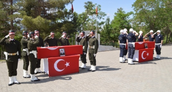 Şehitler için Şırnak'ta tören düzenlendi